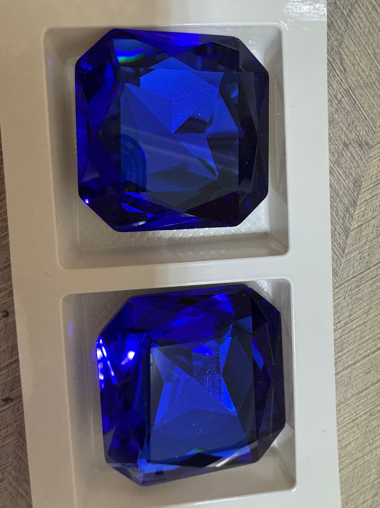 K9 Beads Square 45mmx45mm large stones glass beads crystal rhinestones pintback super shinny
