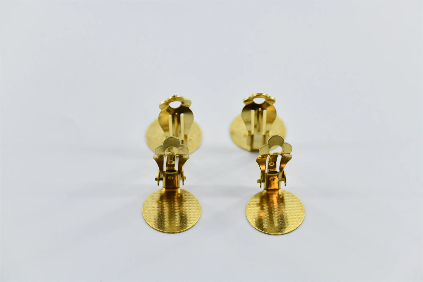 30pcs 16x20mm Kirsite Round Flat Ear Clip brass Base Cabochon Bezel Tray Earrings Clips For Non Piercing Earrings Accessories