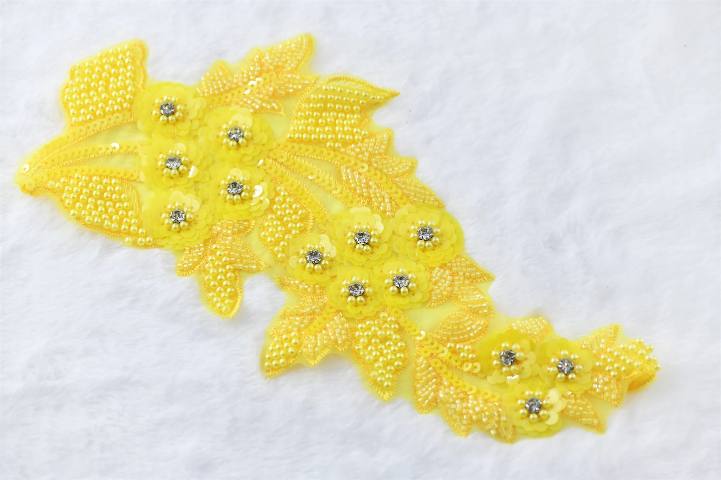 1 pcs Embroidered pearld Beads 3D Flower garment  Applique Lace Fabric  rhinestones  Sew Patch Wedding Bridal Gown Clothes Dress