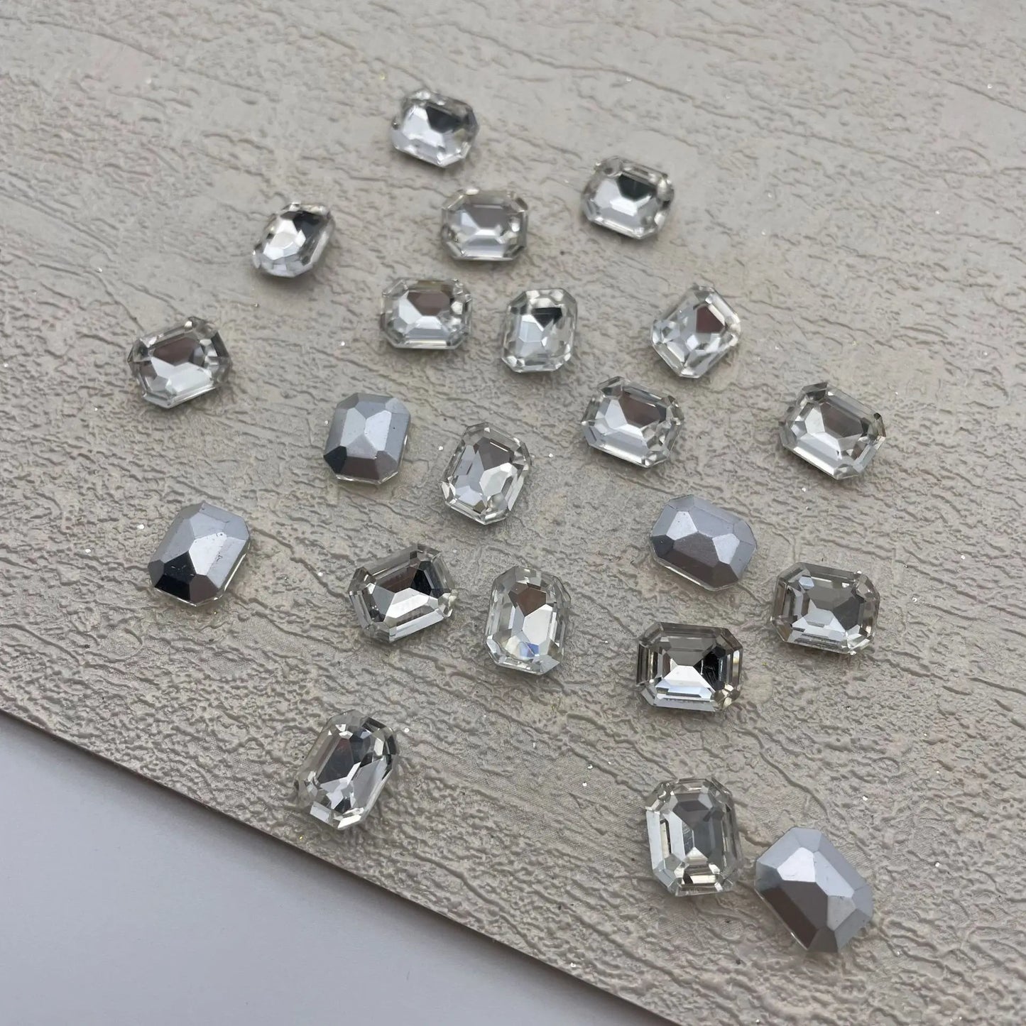 Wholesale Crystal clear Rhinestones DIY Beads Glass Pointback Stones for Jewelry Making And Home Decoration all size