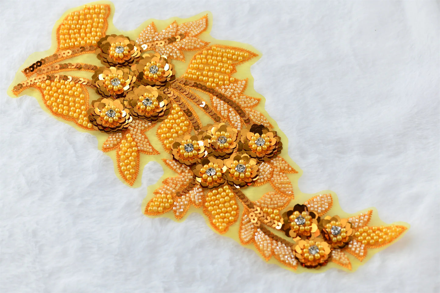 1 pcs Embroidered pearld Beads 3D Flower garment  Applique Lace Fabric  rhinestones  Sew Patch Wedding Bridal Gown Clothes Dress